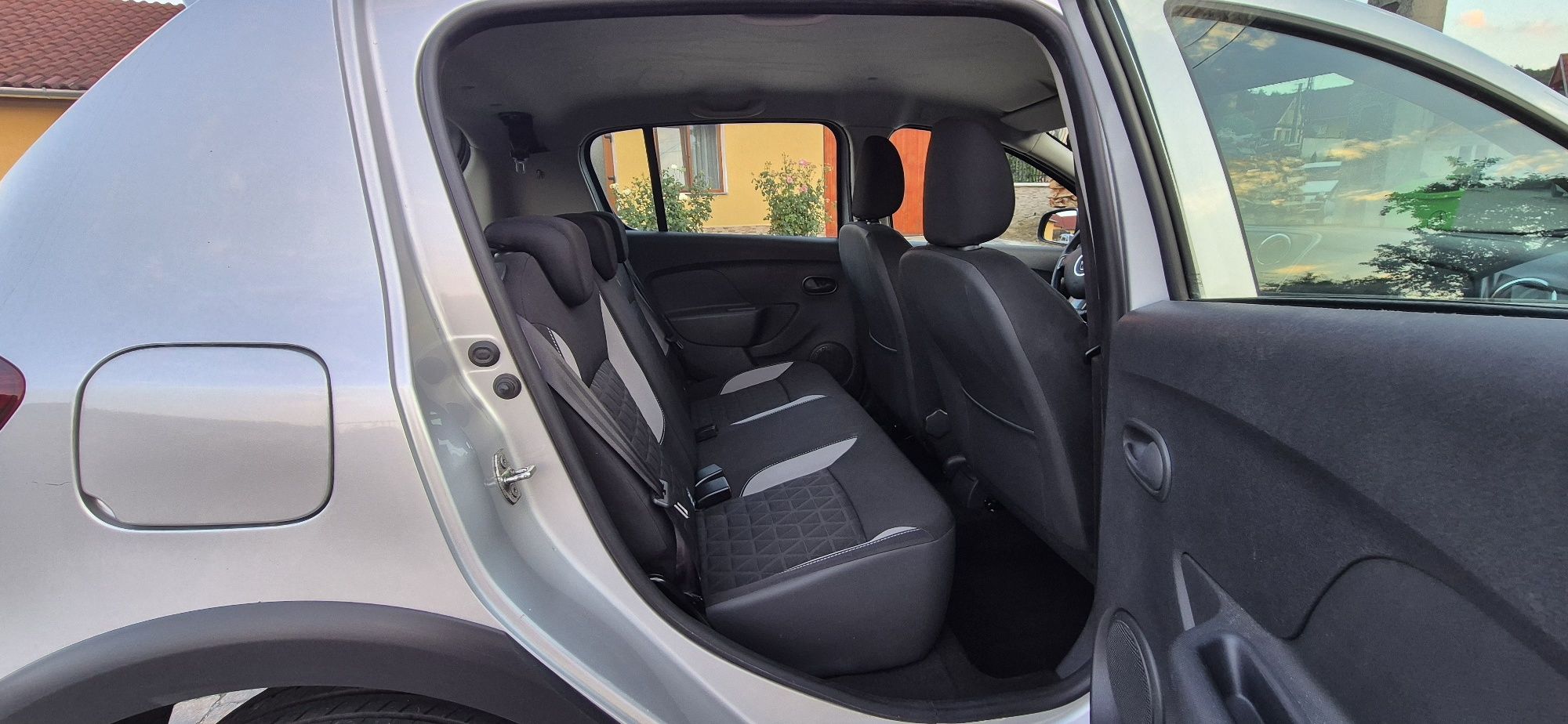 Dacia Sandero Stepway,benzina ,euro 5 , clima ,90CP,Garantie ,Germania