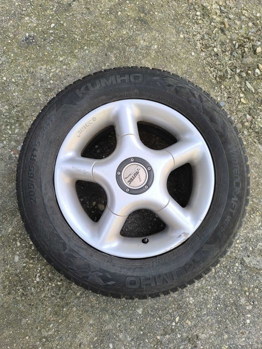 Зимни гуми с джанти Дот 2023 Kumho 205/65/15 5*120