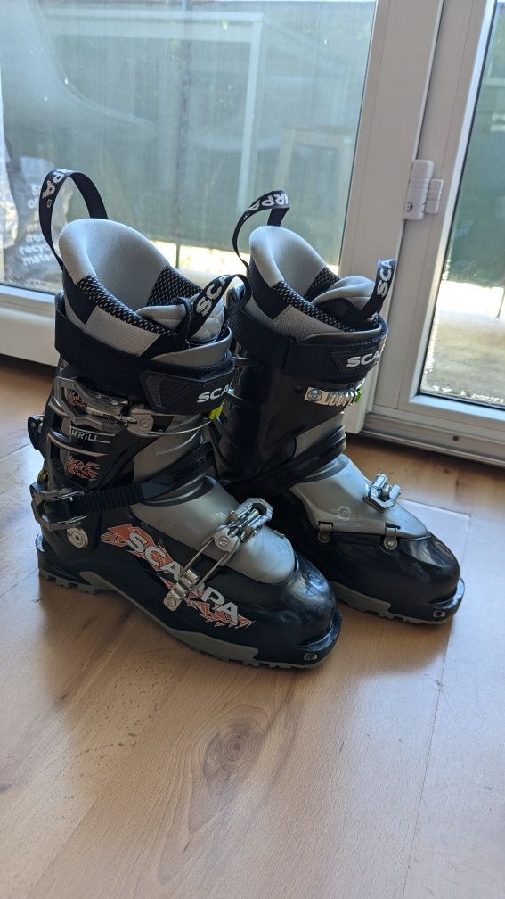 Clapari schi de tura Scarpa Thrill 41 Mp 27 (Clapari ski de tura)