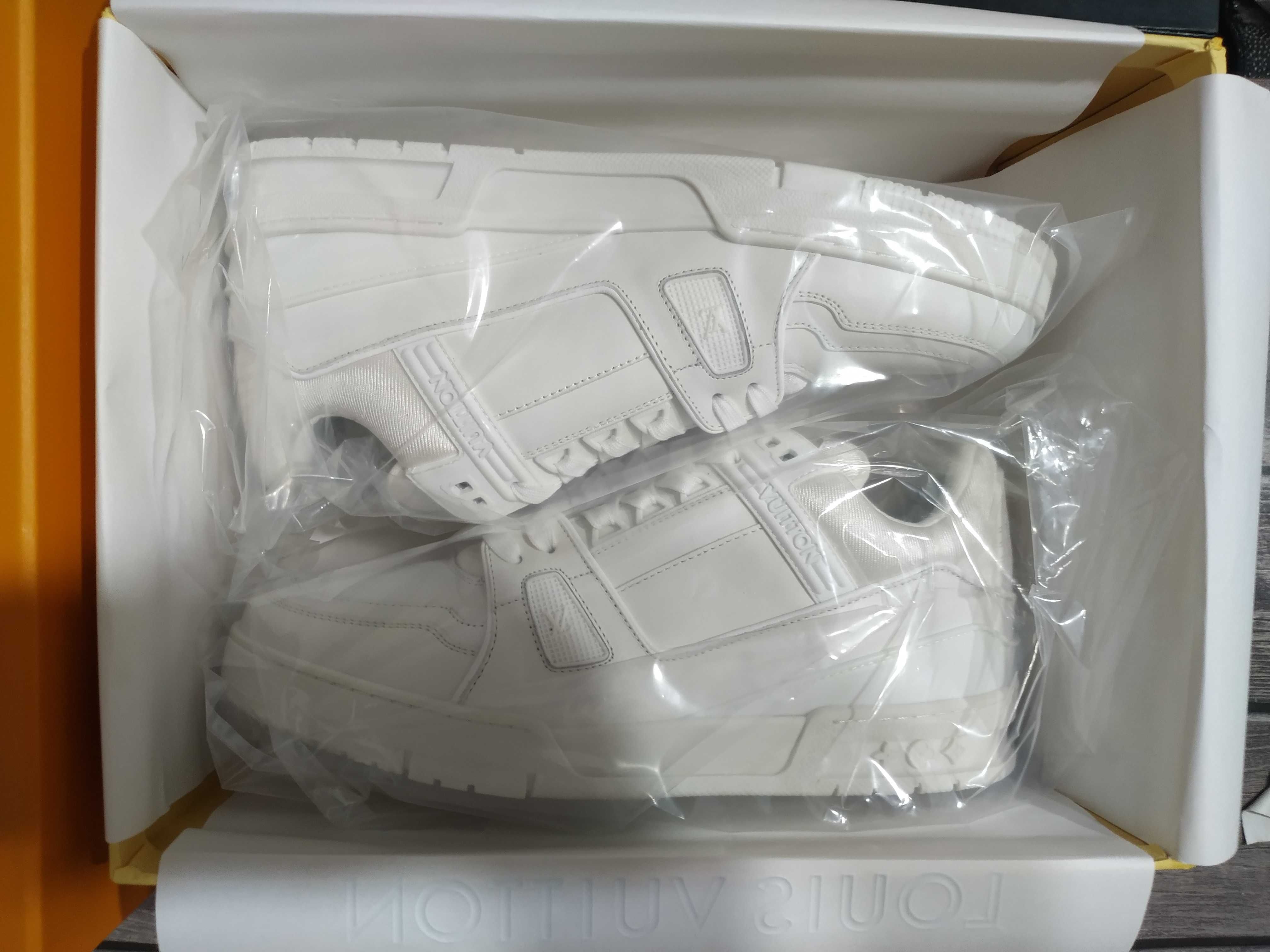 Louis Vuitton Trainers -- White