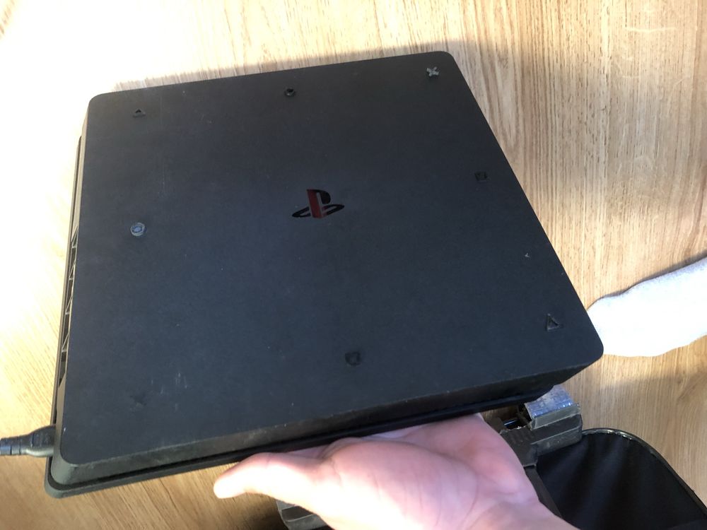 PS4 Slim 500GB + 2 джойстика – Спешно!