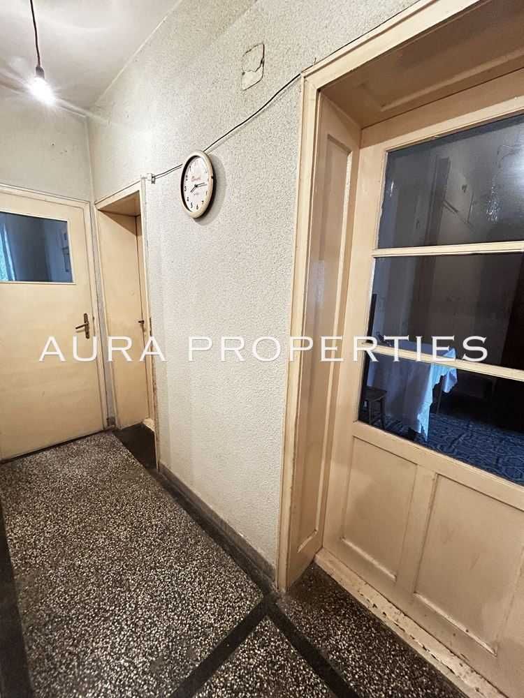Продава се Двустаен апартамент в Разград, Център - 72 кв.м за 1346 €/кв.м - Снимка #8