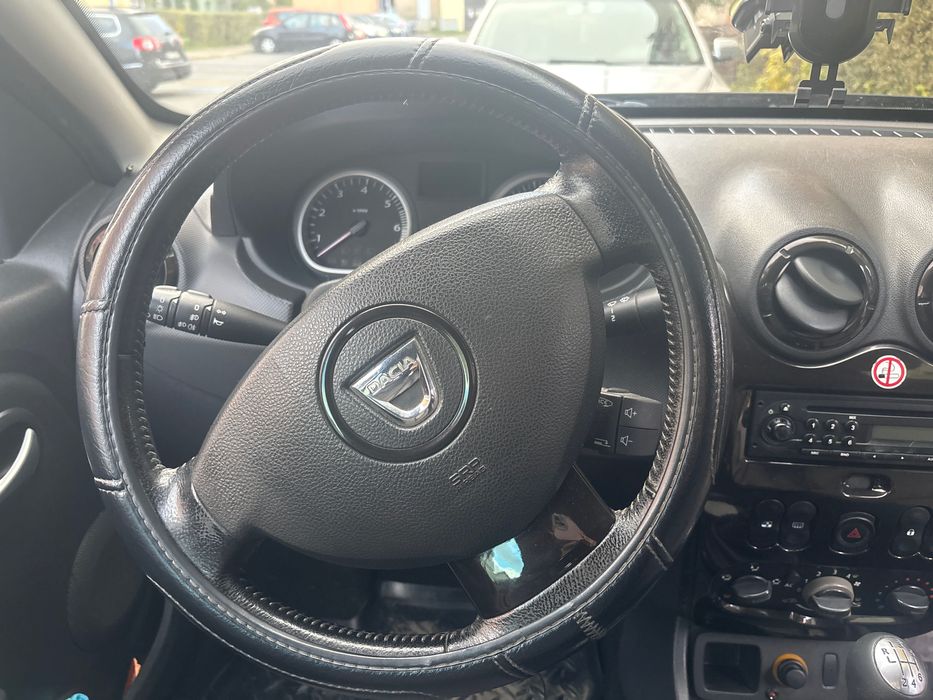 Dacia Duster Negru anul  2010 198000 km