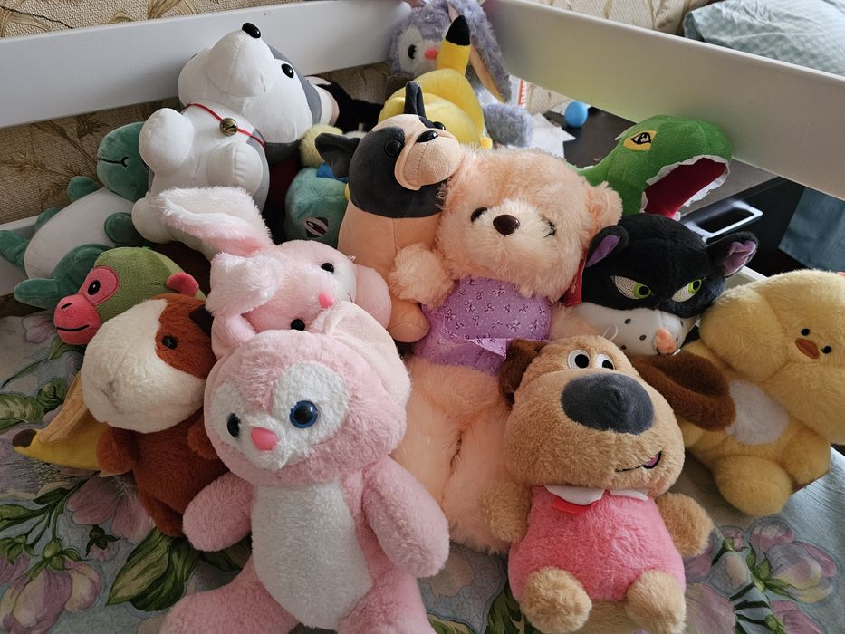 Продам игрушки из аппарата