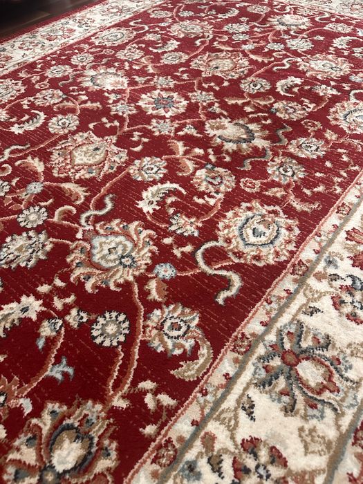 Covor roșu cu model