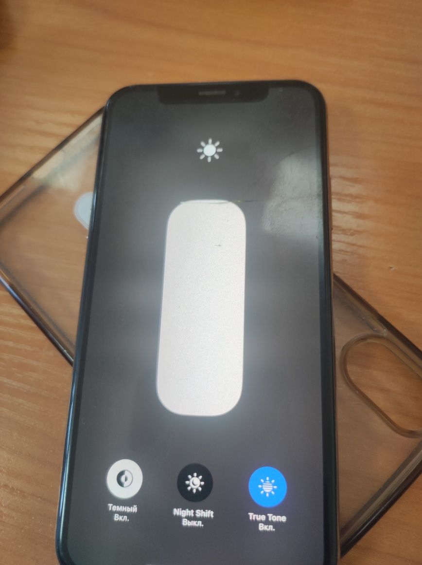 iPhone XS 64g  165$