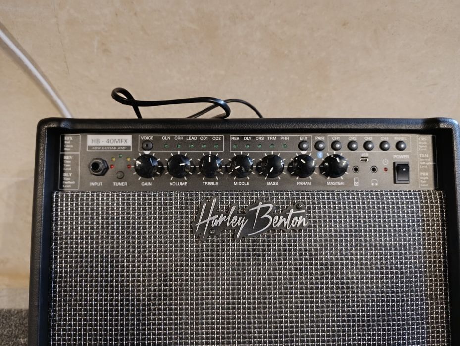 Кубе Harley Benton  HB- 40 MFX 40W Guitar Amp