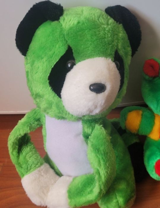 Pluşuri verzi, jucarii