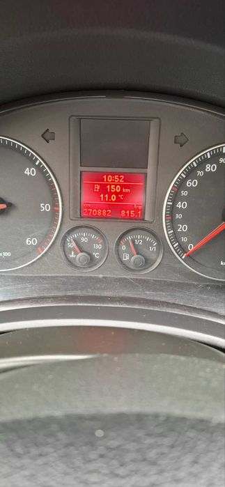 Продавам лек автомобил