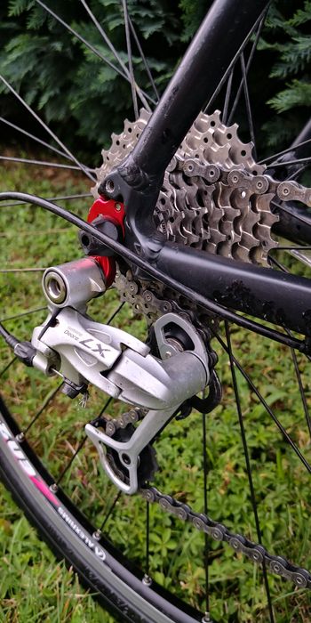 Cube, traking, cadru aluminiu furca carbon.