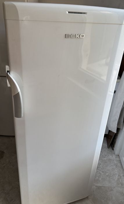Фризер Beko вертикален 190 литра
