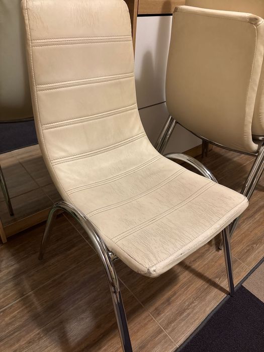 Трапезни столове 6бр.