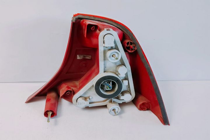 Stop / Tripla stanga cu mic defect 1M5113405B Ford Focus prima genera