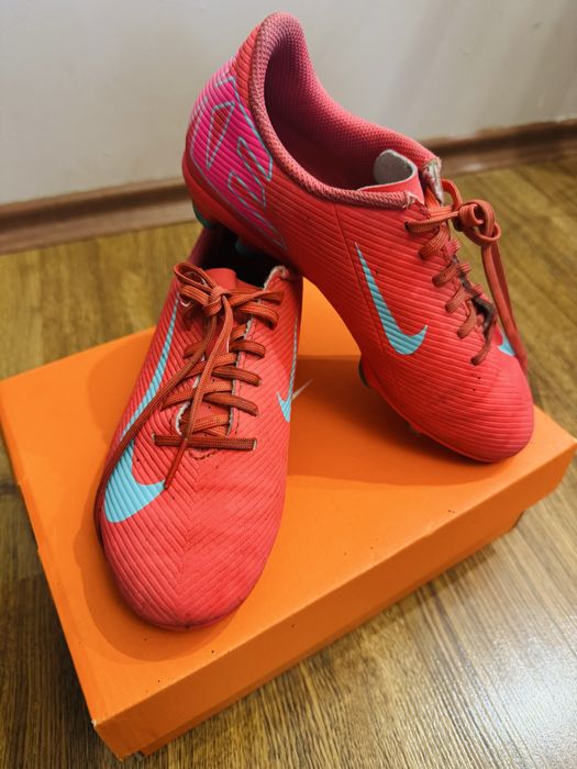 Като нови-бутонки Nike