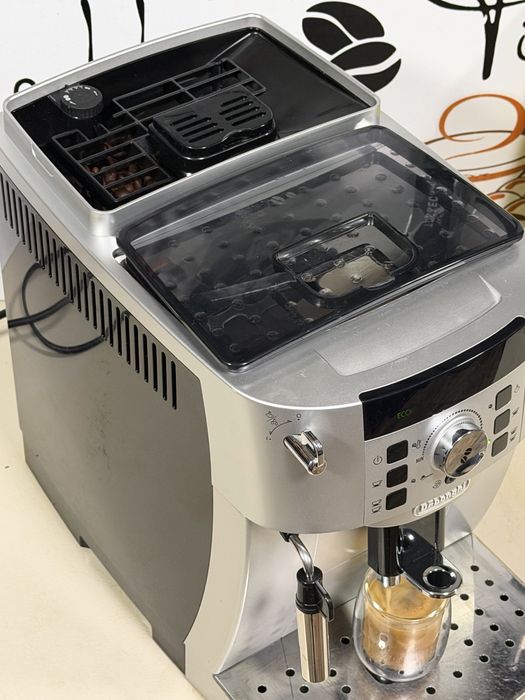 Кафемашина кафе автомат delonghı magnifica S с гаранция