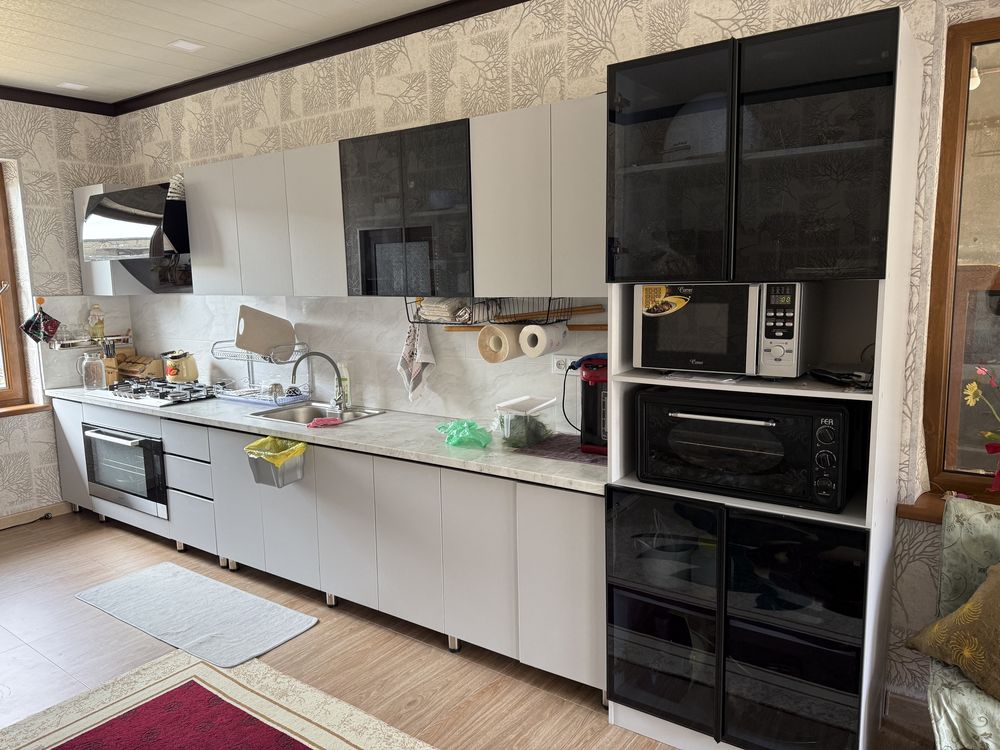 Кухонные гарнитуры из акрила