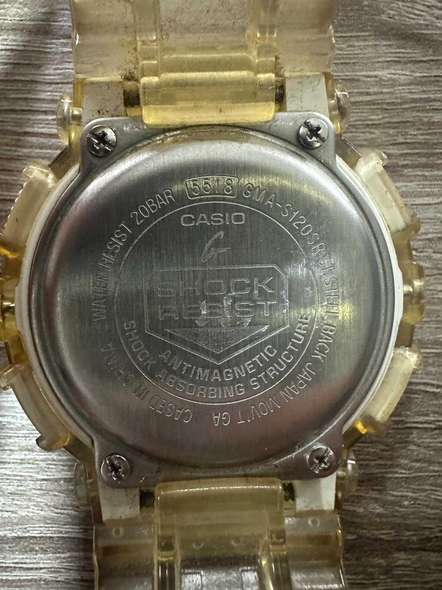 Продавам Часовник Casio G-SHOCK GMA-S120SR-7AER