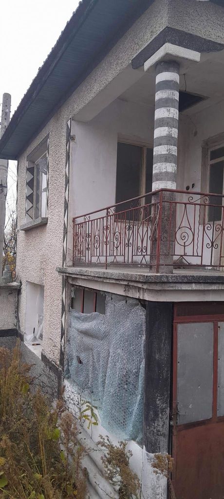 Продава се Къща в Пловдив, Тракия - 110 кв.м за 228 €/кв.м - Снимка #2