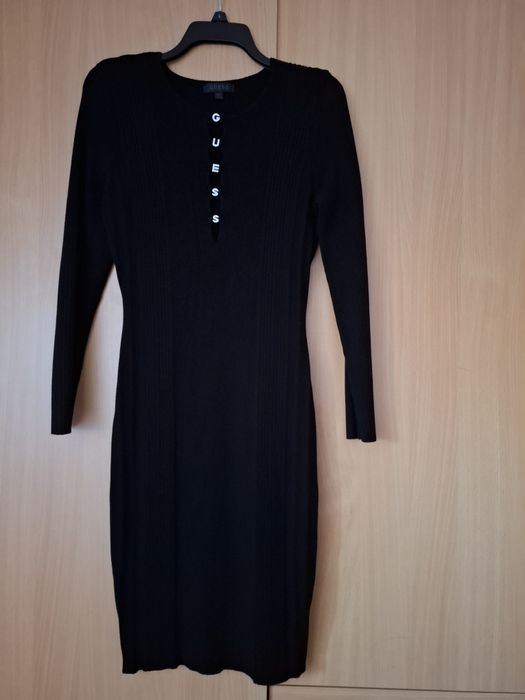 Много секси рокля Guess