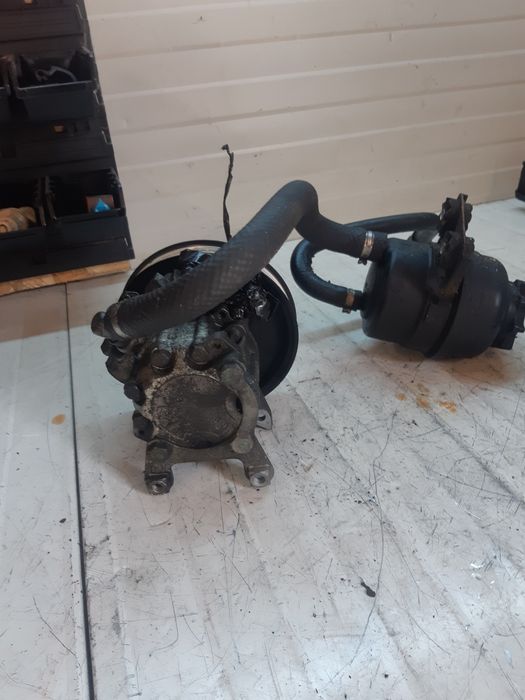 Pompa  servodirectie bmw e46 318i 150lei