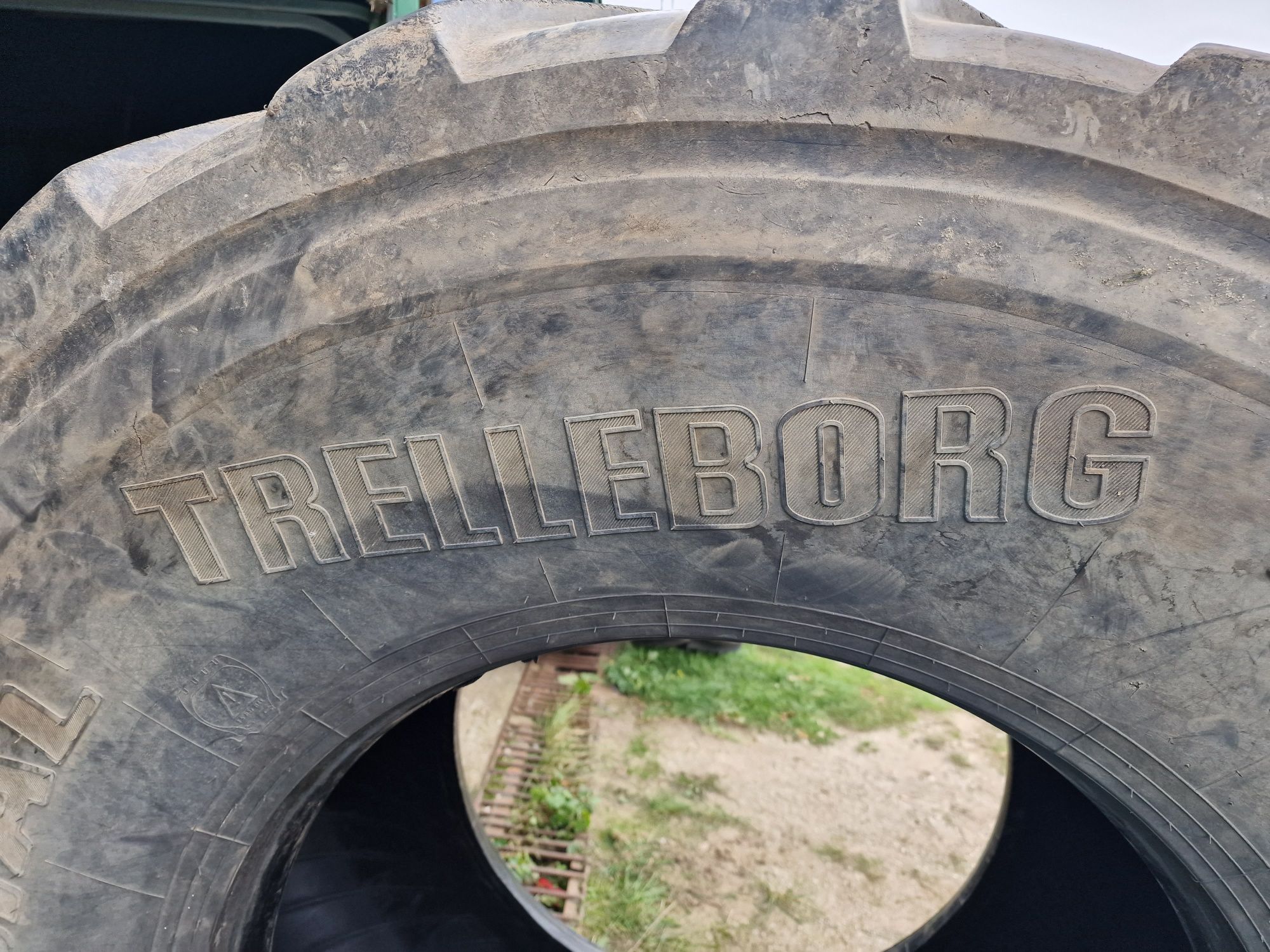 Anvelopă SH 750/60R30.5 marca Trelleborg