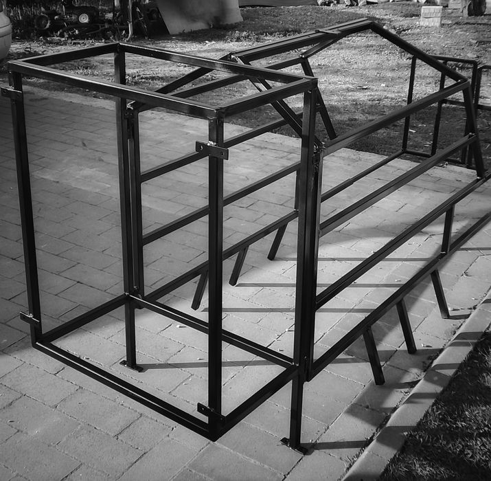 Boxă pentru fătare scroafe