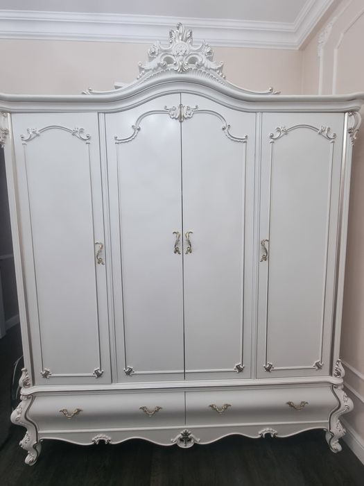 Продам 4-х створчатый шкаф, производство Китай