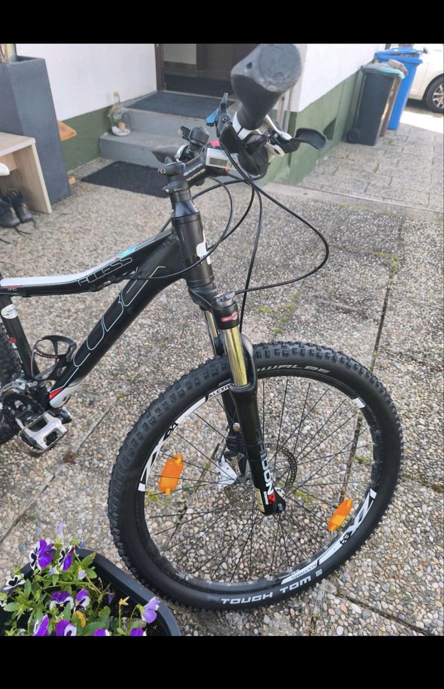 Bicicleta Cube 27 viteze