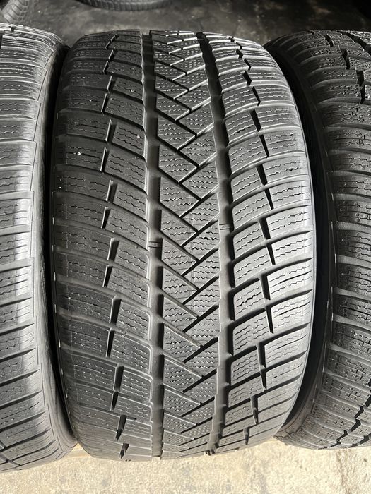 4 anvelope de iarna 245/40/18+225/45/18 Vredestein!