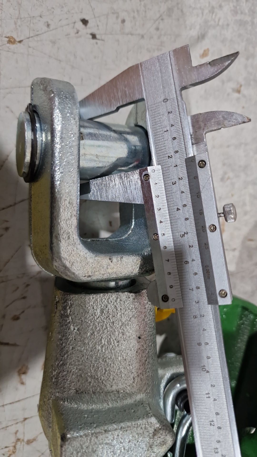 Ancora tractor john deere 250 cp preț 1150 lei cu tva se poate trimite