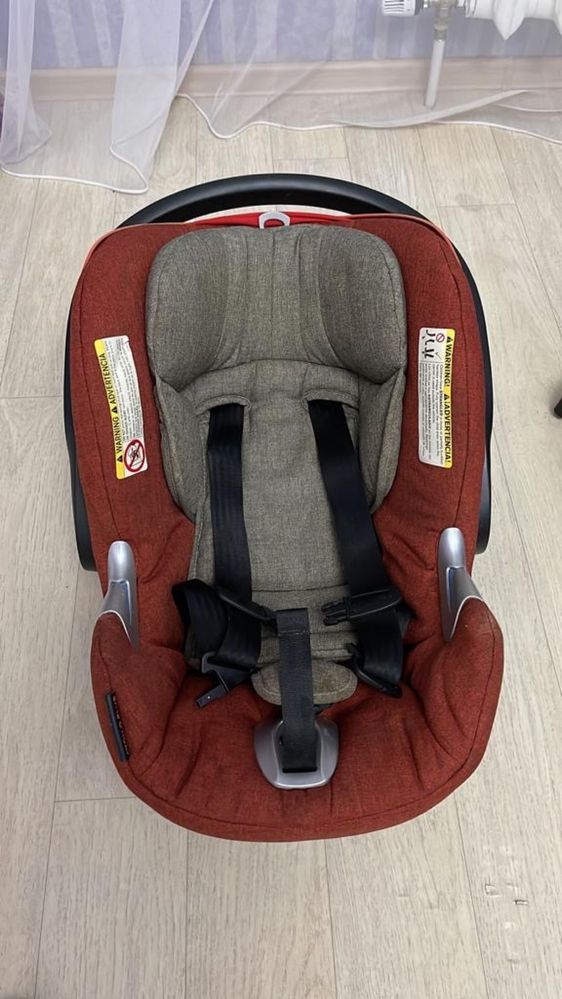 Автокресло с базой Cybex (Сайбекс)
