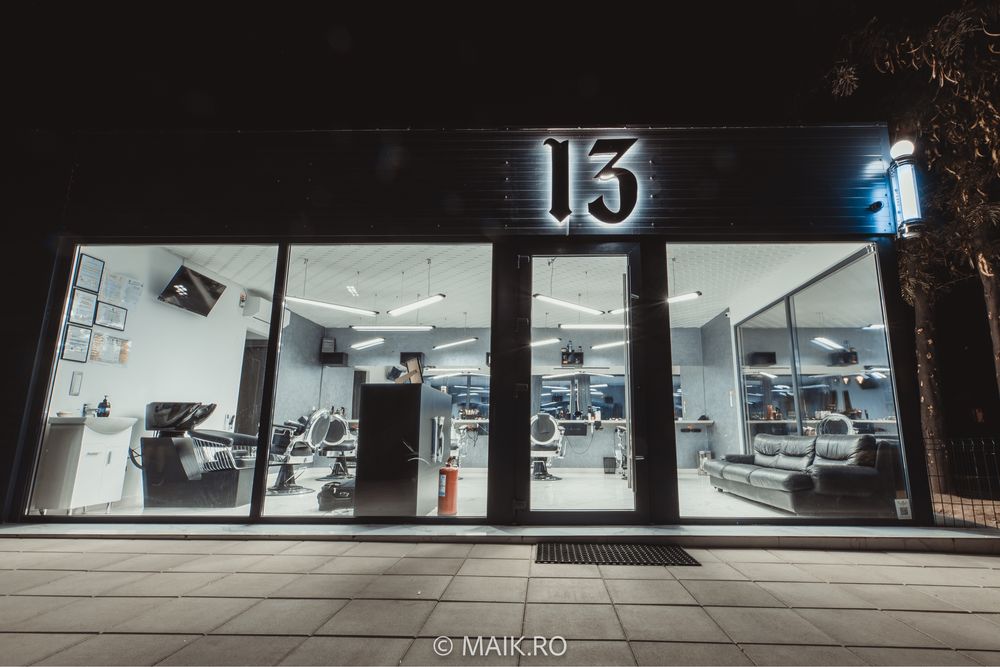 13 BarberShop cauta coleg frizer!
