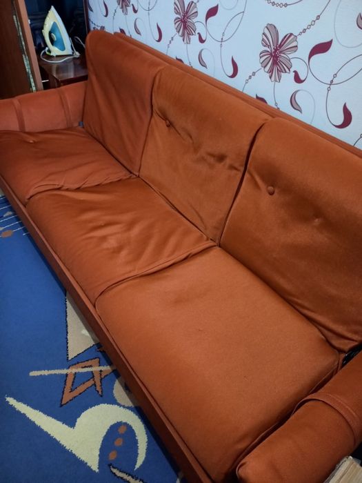 Продам диван в хорошем состоянии