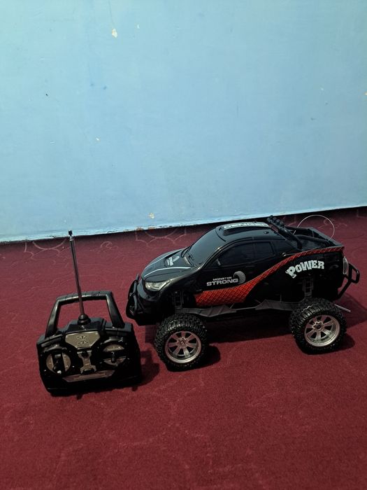 Bolalar uchun pultli mashina