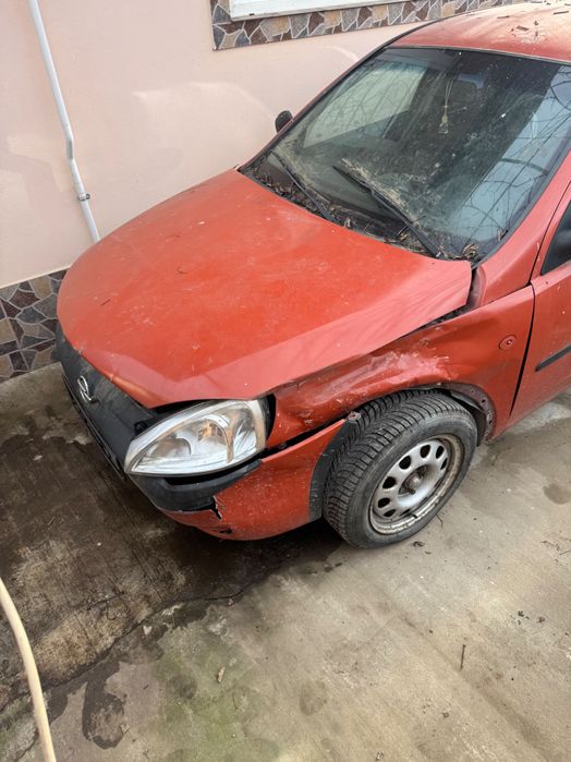 Se vinde intreaga sau se dezmembrează Opel corsa 2001