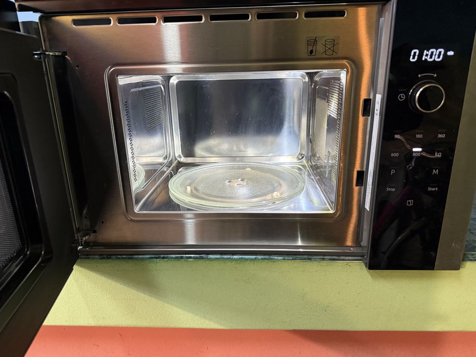 Микровълнова фурна NEFF