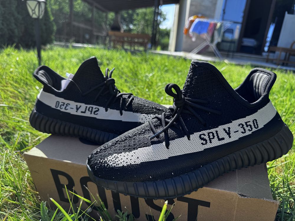 Yeezy Boost 350 V2 'Oreo'  Налични