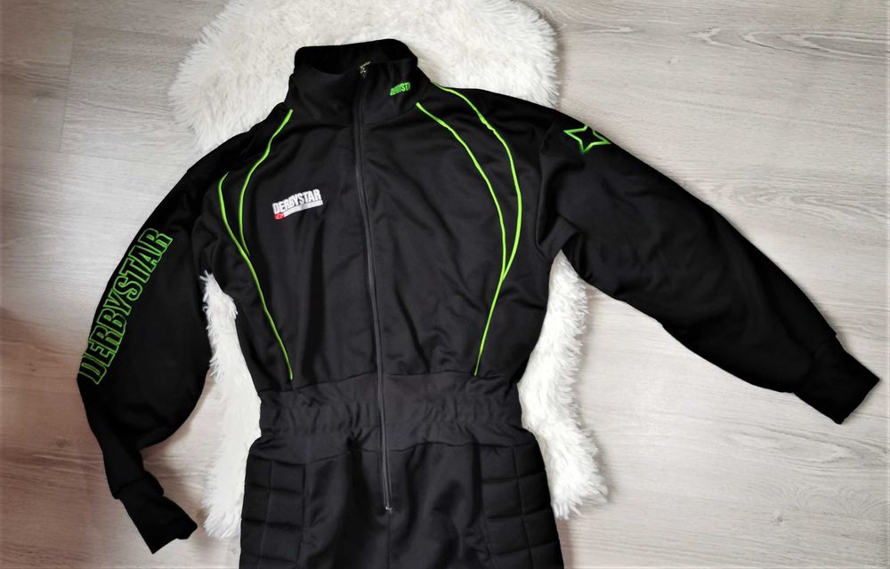 Футболен гащеризон размер л 10 лв