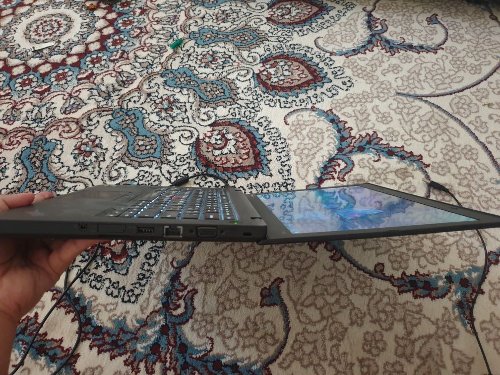 Notebook lenovo sotiladi