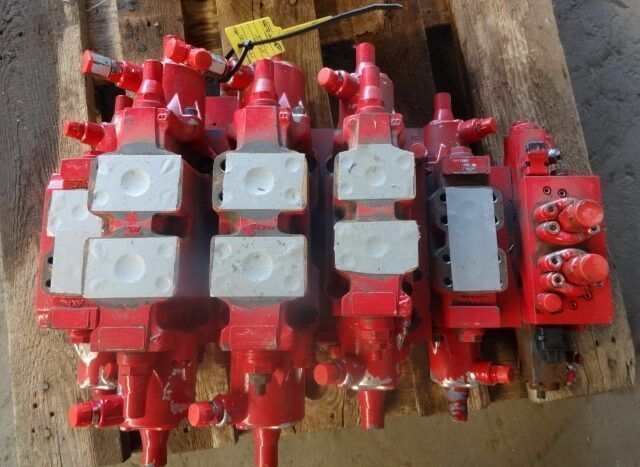 distribuitor hidraulic case cx180