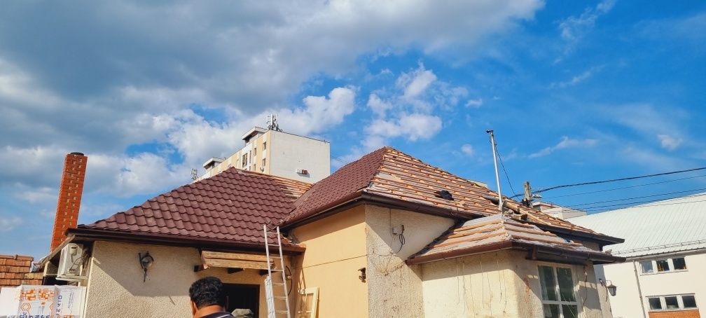 Executăm acoperișuri dela a la z
 Mici sau marii  reparații de urgență