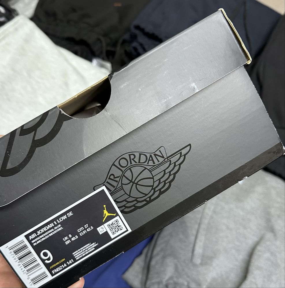 Nike Air Jordar 1 MID , plus alte modele.