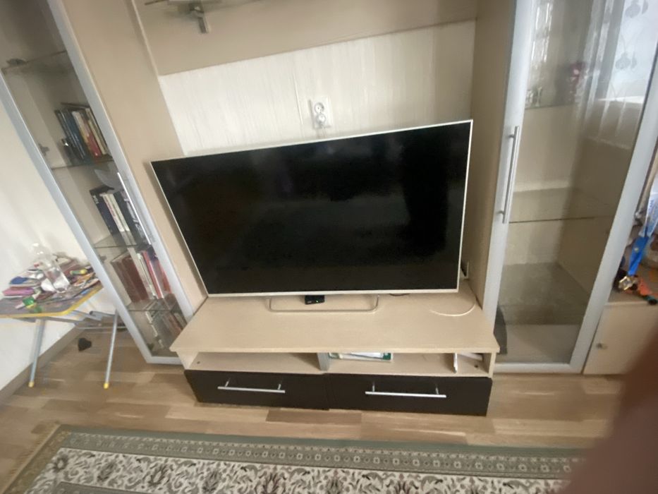 Продам горку для гостинной