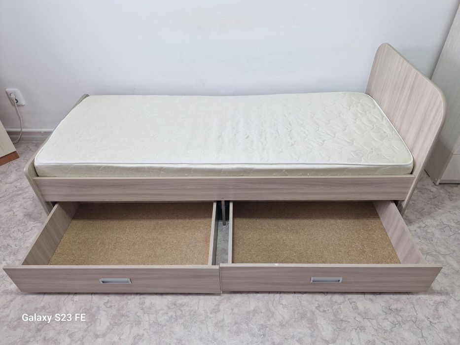 Продам кровать односпальную