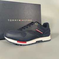 Кроссовки от бренда Tommy Hilfiger
