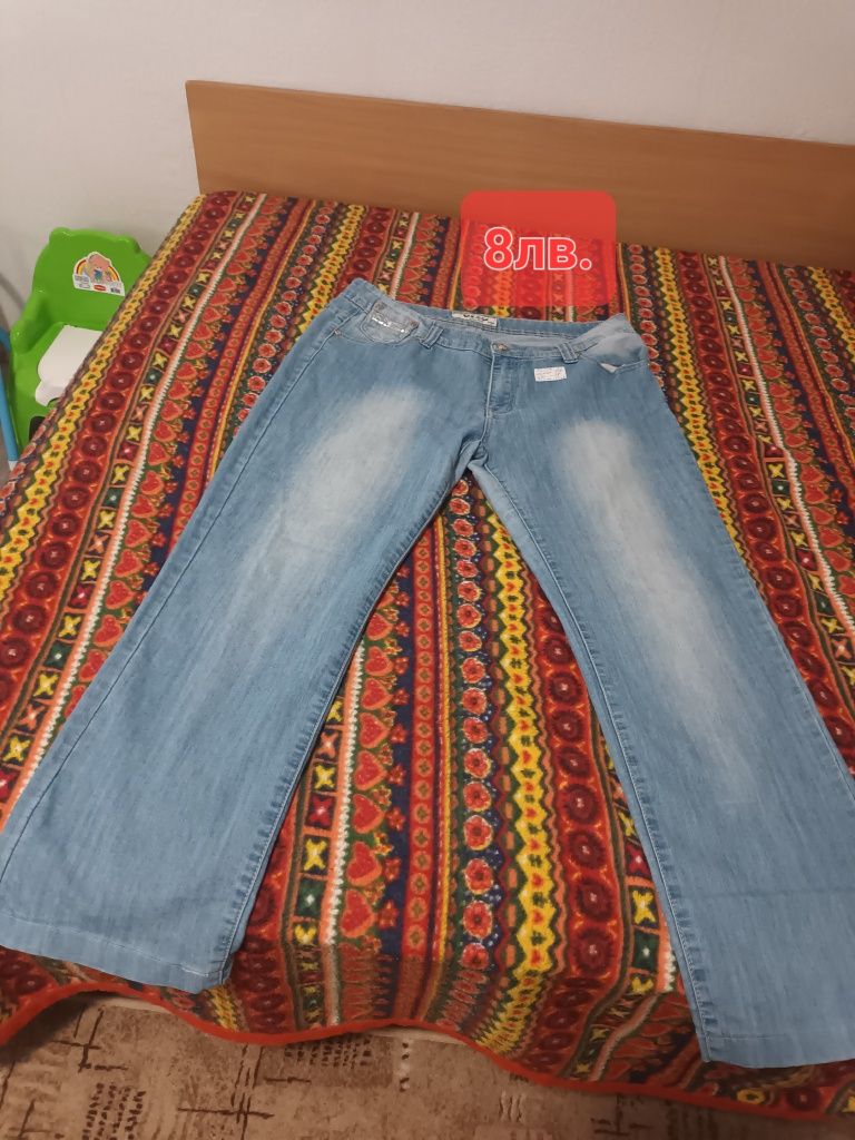 Продавам дамски дънки