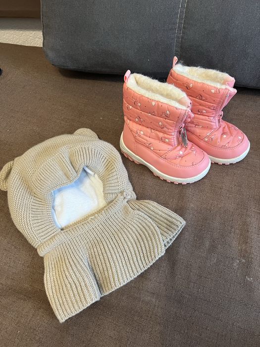 Сапоги и шапка, на 2 года