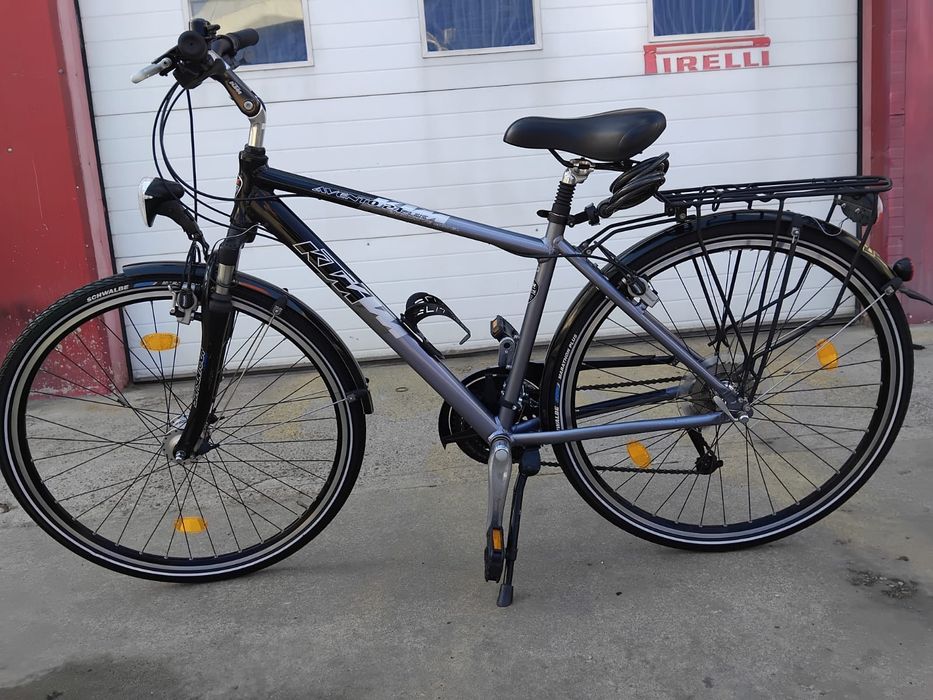 Vând bicicleta ktm din aluminiu pentru bărbați