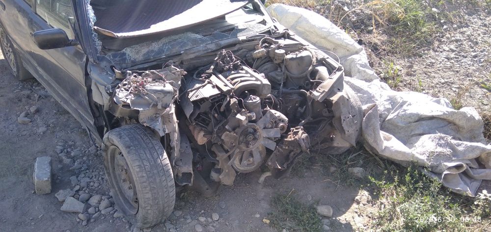 Продам бмв Е34 по запчастям