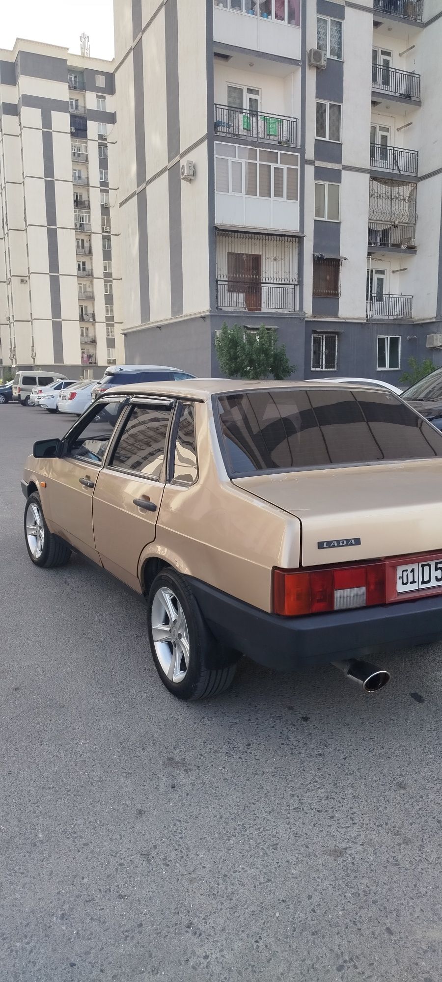 Samara 21099 sotiladi.